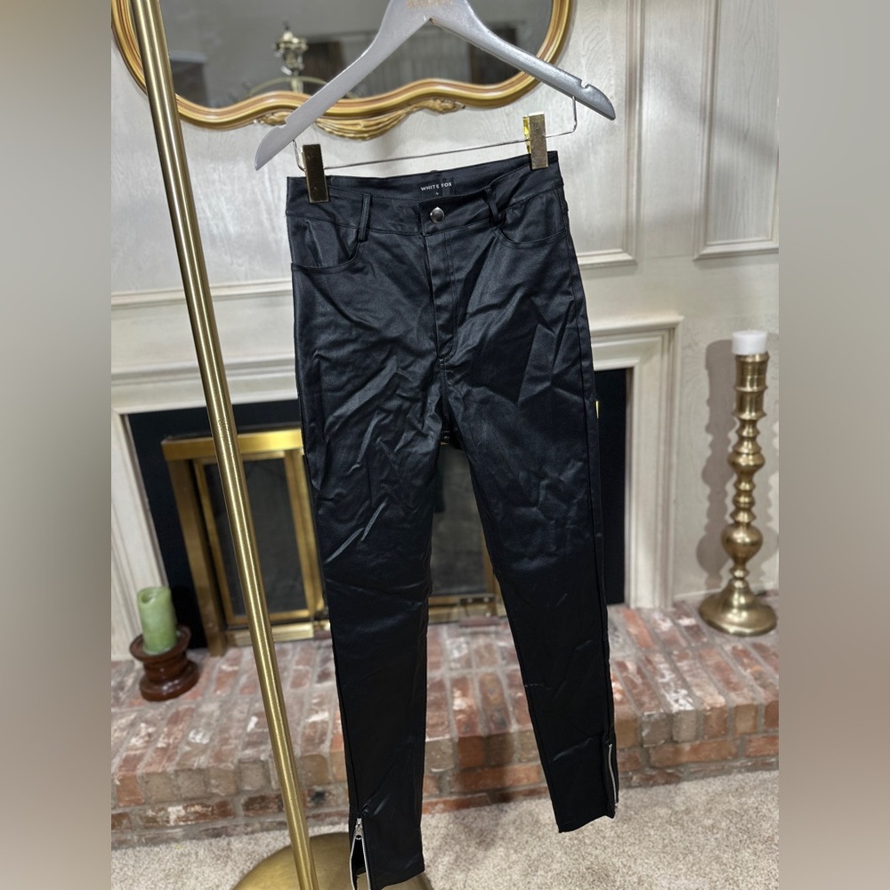 Whiteā Fox Black Faux Leather Skinny Pants Womenās Small Stretch Zip Hem